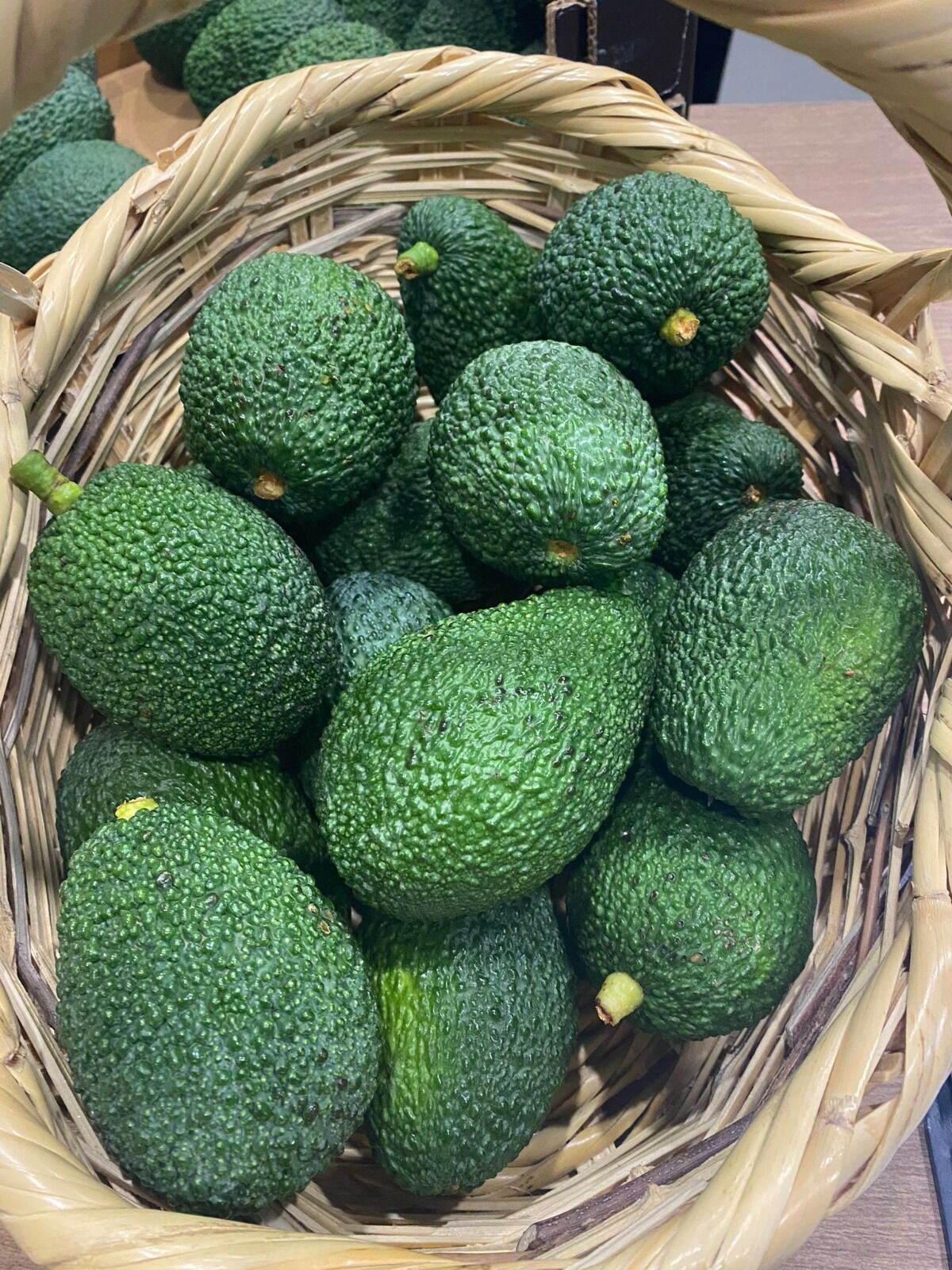 15 Adet Hass Avokado (200-250 gr Büyük Boy Paket)